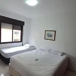 Lindo Apto - Amplo - Perto Da Praia Enseada